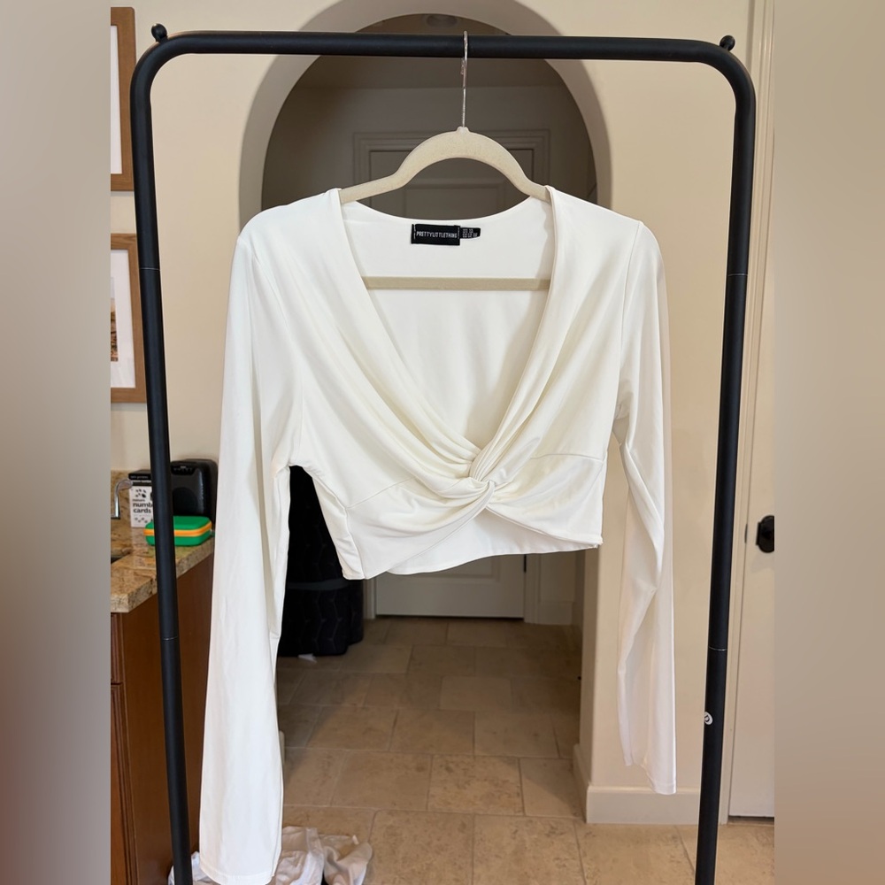 PrettyLittleThing Cream Twist Front Crop Top